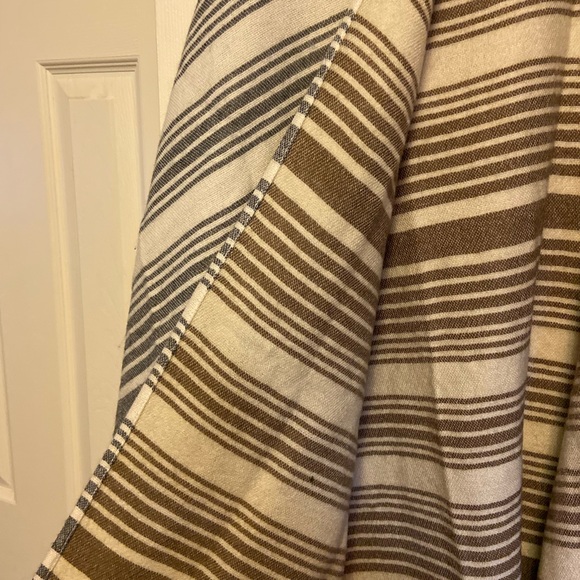 Roots shawl - Picture 3 of 5